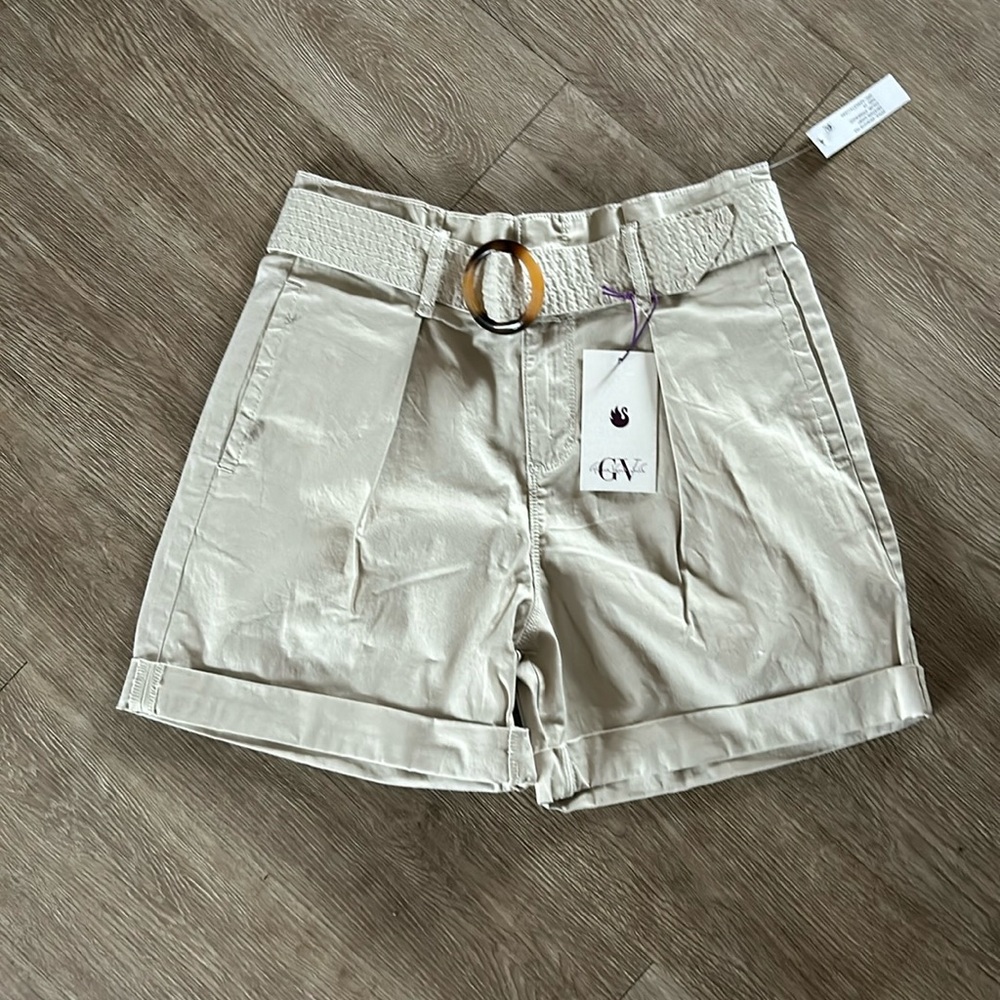 Gloria Vanderbilt belted shorts